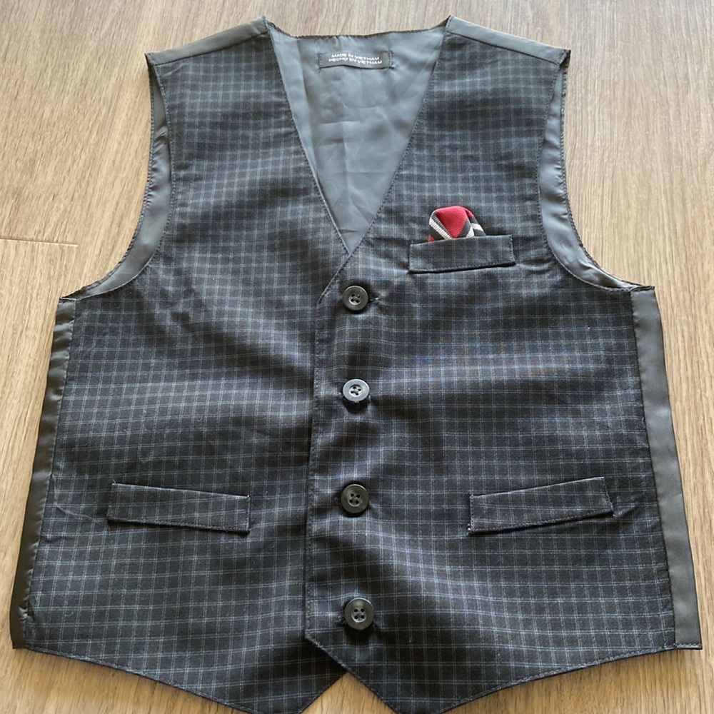 Boys vest with plaid print